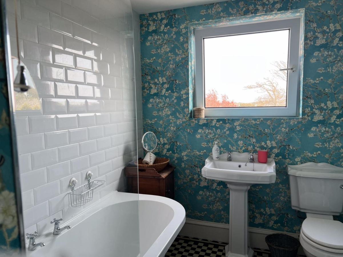Vila Unique Townhouse With Large Garden Down To The Sea Killough Exteriér fotografie